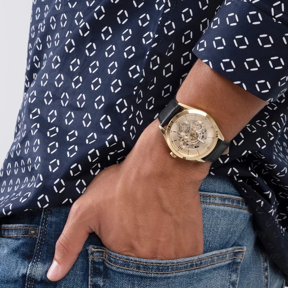 Montre Guess GW0389G2 homme détail bracelet cuir