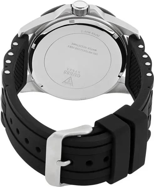 Montre Guess W0366G1 homme détail cadran noir